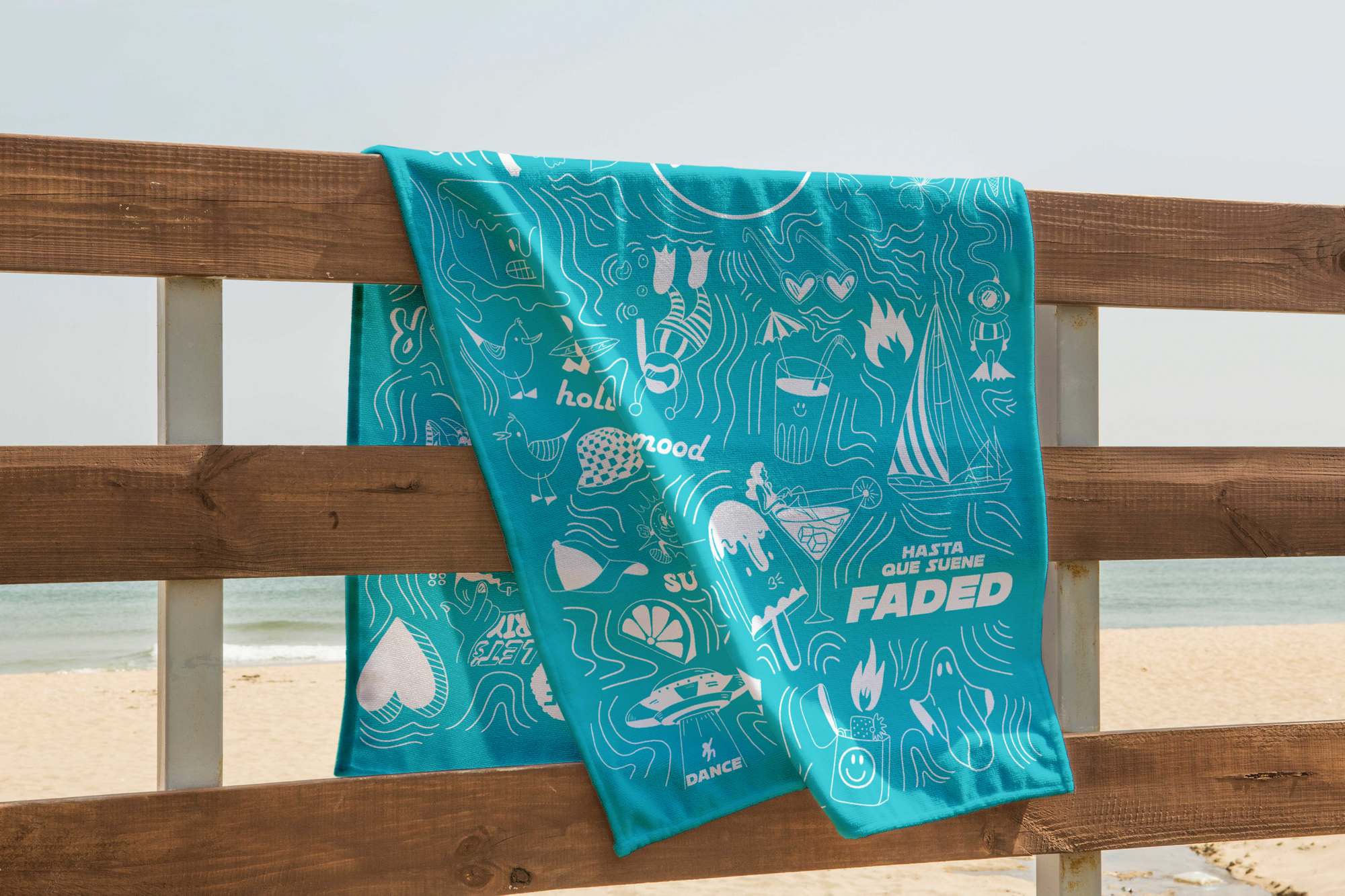 Toalla Celeste con estampados doodles